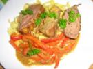 Entenbrust mariniert auf Tagliatelle mit Paprika-Rotweinsoße - Rezept
