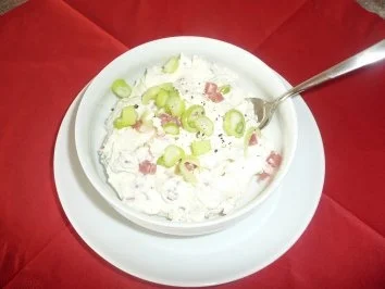 Rezept: Frischkäse mit Lauch und und Peperoni Frischkäse mit Lauch und und Peperoni - Rezept