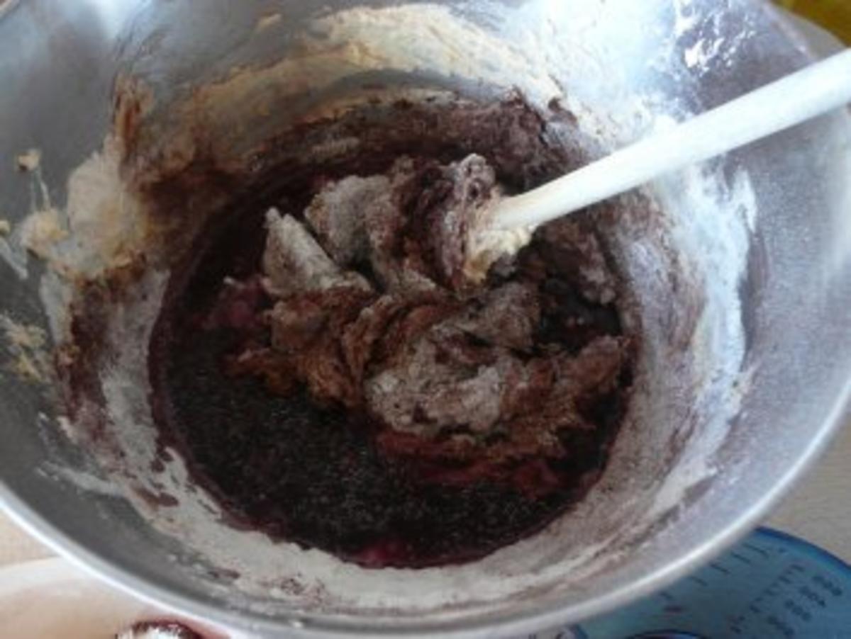 Rotweinkuchen mit Sauerkirschmarmelade - Rezept - Bild Nr. 6