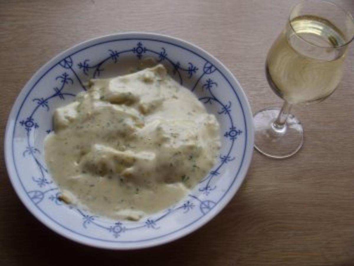 Sahne-Käse-Kräuter-Soße zu Käsemaultaschen oder Pasta - Rezept - kochbar.de