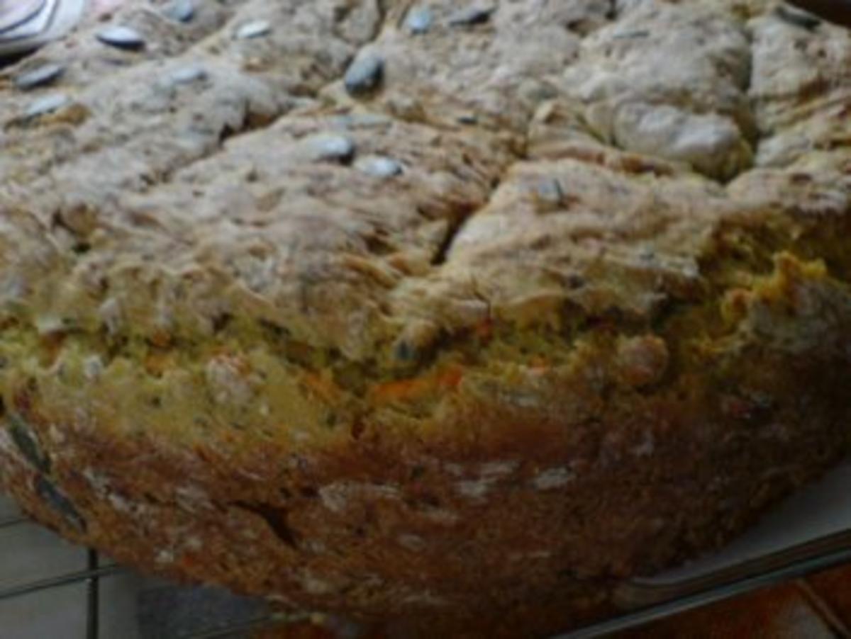 Möhren-Kürbiskern-Brot - Rezept - Bild Nr. 16