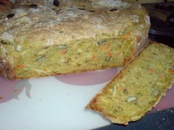 Möhren-Kürbiskern-Brot - Rezept - Bild Nr. 17