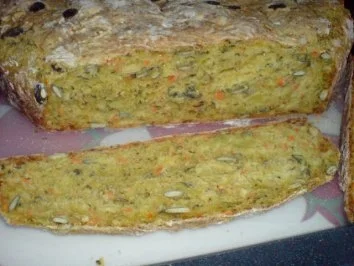 Möhren-Kürbiskern-Brot - Rezept