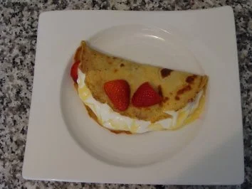 Rezept: Crêpes trifft Erdbeeren Bild Nr. 3 Crêpes trifft Erdbeeren - Rezept - Bild Nr. 3