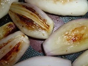 Rezept: Lachs mit Orangen- Ziegenkäserahm an Fussili Lunghi und Pernod-Schalotten Bild Nr. 4 Lachs mit Orangen- Ziegenkäserahm an Fussili Lunghi und Pernod-Schalotten - Rezept - Bild Nr. 4