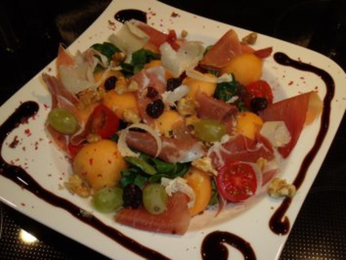 Bilder für Fruchtiger Schinken-Melonen-Salat - Rezept