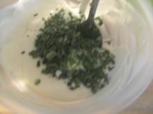 Saure Sahne Dip- selbst gemacht mit einer Salatgurke vereint . ;-) - Rezept