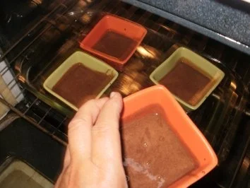 Schokolade: Dieser Dessert ist fuer ein Koenig - wo Schokolate liebt - die Sahne macht das einfach toll - Rezept - Bild Nr. 6