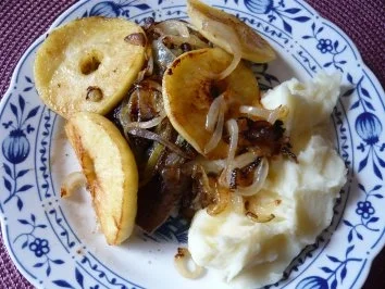 Rezept: Leber "Berliner Art" Leber "Berliner Art" - Rezept