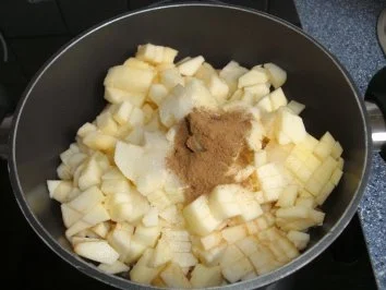 Rezept: Eierlikörtorte mit Äpfeln Bild Nr. 5 Eierlikörtorte mit Äpfeln - Rezept - Bild Nr. 5