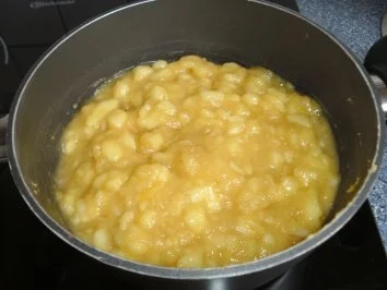 Rezept: Eierlikörtorte mit Äpfeln Bild Nr. 6 Eierlikörtorte mit Äpfeln - Rezept - Bild Nr. 6