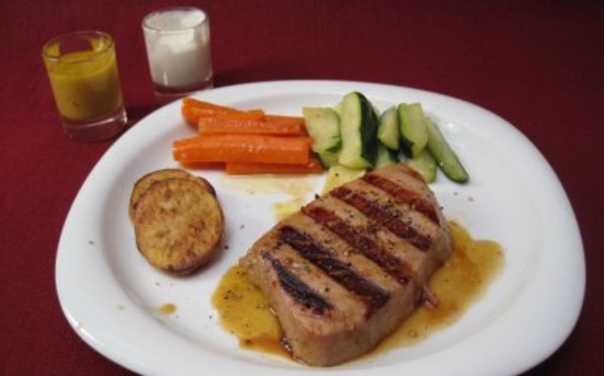 Tunfischsteak mit Gemüse und Dips - Grilled Ahi Tuna with vegetables and dip - Rezept
