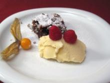 Brownie mit Vanilleeis - Chocolate brownie with homemade vanilla ice - Rezept