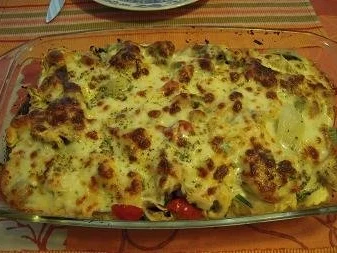 Tortellini, mit Mozzarella überbacken - Rezept