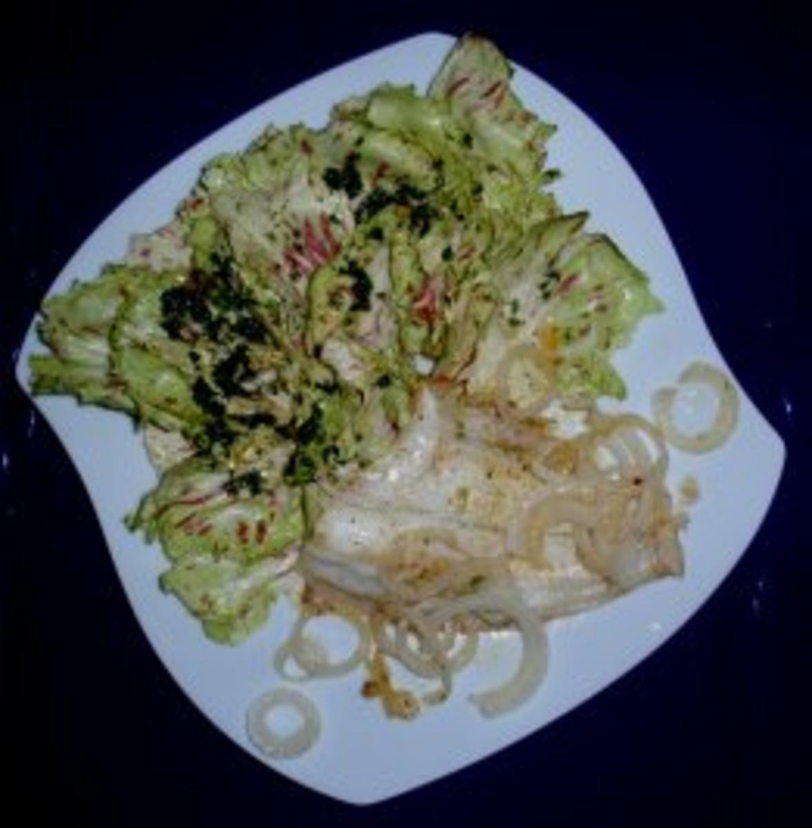 Schollenfilet Natur mit Gemüsezwiebel und Trevisana-Salat - Rezept - Bild Nr. 6