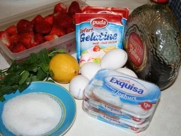 Rezept: Dessert: Frischkäse-Klößchen mit Erdbeeren Bild Nr. 2 Dessert: Frischkäse-Klößchen mit Erdbeeren - Rezept - Bild Nr. 2