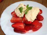 Dessert: Frischkäse-Klößchen mit Erdbeeren - Rezept