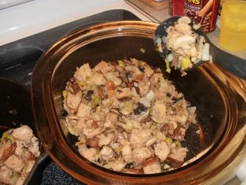 Rezept: Kotlett mit Pilze Brot Pudding - Der Saft vom gebrateten Fleisch macht den Brotpudding lecker mit einen Burgundy Wein Bild Nr. 7 Kotlett mit Pilze Brot Pudding - Der Saft vom gebrateten Fleisch macht den Brotpudding lecker mit einen Burgundy Wein - Rezept - Bild Nr. 7