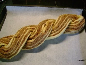 Rezept: Kuchen: Mein gefüllter Hefezopf Bild Nr. 3 Kuchen: Mein gefüllter Hefezopf - Rezept - Bild Nr. 3