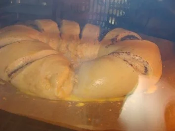 Rezept: Mohn-Kranz Bild Nr. 4 Mohn-Kranz - Rezept - Bild Nr. 4