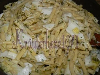 Rezept: Rinderminutensteak treffen auf eine Maccaroni-Chicoreepfanne Bild Nr. 3 Rinderminutensteak treffen auf eine Maccaroni-Chicoreepfanne - Rezept - Bild Nr. 3