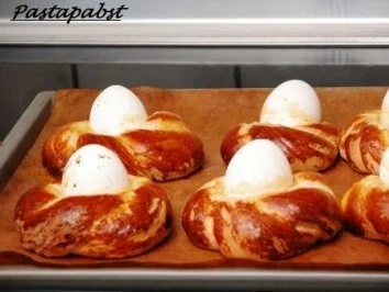 Osternest aus Hefeteig mit Ei - Rezept - Bild Nr. 8