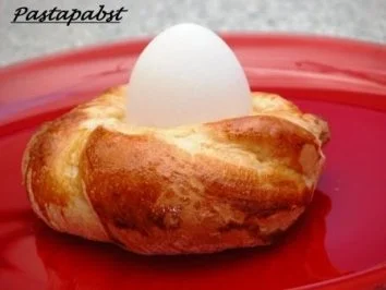 Osternest aus Hefeteig mit Ei - Rezept - Bild Nr. 2