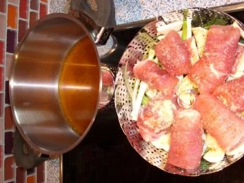 Gemüse und Schweineröllchen, gedämpft - Rezept - Bild Nr. 2