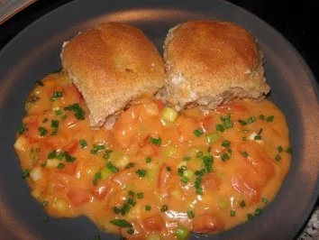 Rezept: Kleine Dampnudeln mit Hähnchenfüllung und Tomatensoße "Spezial" Bild Nr. 7 Kleine Dampnudeln mit Hähnchenfüllung und Tomatensoße "Spezial" - Rezept - Bild Nr. 7