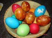 Rezept: Osterhasen-Helferlein : Zwiebeleier (Bilder) Osterhasen-Helferlein : Zwiebeleier (Bilder) - Rezept