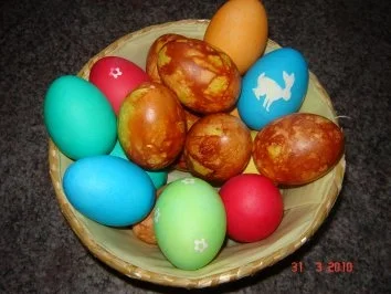 Osterhasen-Helferlein : Zwiebeleier (Bilder) - Rezept - Bild Nr. 5