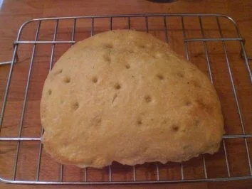 Rezept: Focaccia - ein knuspriges italienisches Fladenbrot aus Hefeteig Focaccia - ein knuspriges italienisches Fladenbrot aus Hefeteig - Rezept