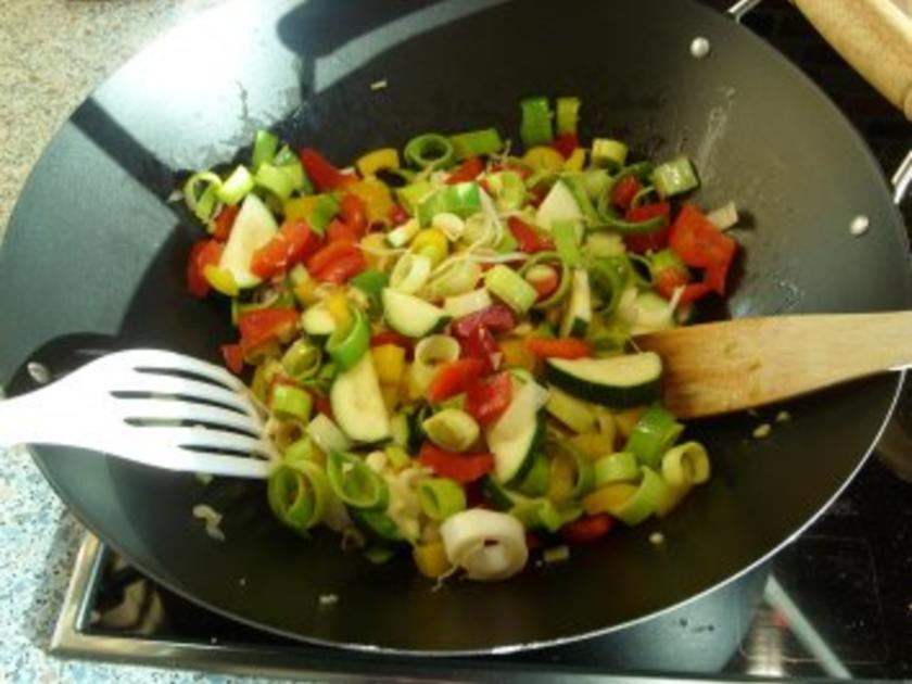 Buntes Gemüse Curry im Wok - einfach - 221 kcal/100g