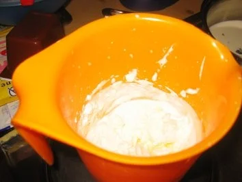 Dessert: Bayr. Creme Nocken auf marinierten Erdbeeren! - Rezept - Bild Nr. 9