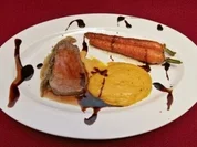 Rinderfilet im Strudelmantel mit glasierten Rübchen (Miranda Leonhardt) - Rezept