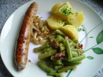 Rezept: Bratwurst und grüne Bohnen Bratwurst und grüne Bohnen - Rezept
