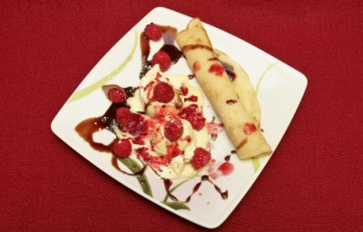 Heiße Himbeeren mit Vanilleeis und Crêpes (Benny Kieckhäben) - Rezept
von Das perfekte Promi Dinner