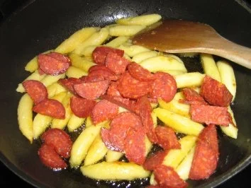 Chorizopfanne mit Schupfnundeln und Kaiserschoten - Rezept - Bild Nr. 3