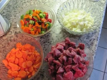 Rezept: Meine hausgemachte Goulaschsuppe Bild Nr. 2 Meine hausgemachte Goulaschsuppe - Rezept - Bild Nr. 2