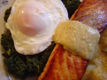 Blattspinat-Nest mit verlorenem Ei - Rezept