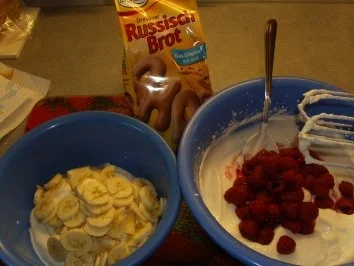 Rezept: Dessert: Doppel Fruchtquark Bild Nr. 2 Dessert: Doppel Fruchtquark - Rezept - Bild Nr. 2