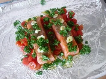 Rezept: Kräuter-Wildlachsfilet auf extra cremigem Parmesan-Risotto Bild Nr. 2 Kräuter-Wildlachsfilet auf extra cremigem Parmesan-Risotto - Rezept - Bild Nr. 2