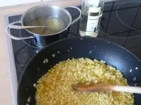 Rezept: Kräuter-Wildlachsfilet auf extra cremigem Parmesan-Risotto Bild Nr. 6 Kräuter-Wildlachsfilet auf extra cremigem Parmesan-Risotto - Rezept - Bild Nr. 6