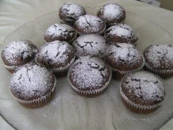 Rezept: KLEINGEBÄCK - Schoki-Muffins Bild Nr. 2 KLEINGEBÄCK - Schoki-Muffins - Rezept - Bild Nr. 2