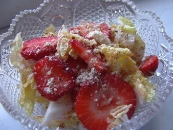 Chinakohl mit Erdbeeren - Rezept
