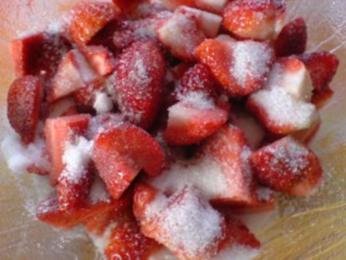 Erdbeer-Sahne-Torte - Rezept - Bild Nr. 5