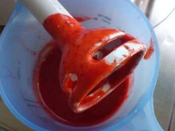 Rezept: Erdbeer-Sahne-Torte Bild Nr. 7 Erdbeer-Sahne-Torte - Rezept - Bild Nr. 7