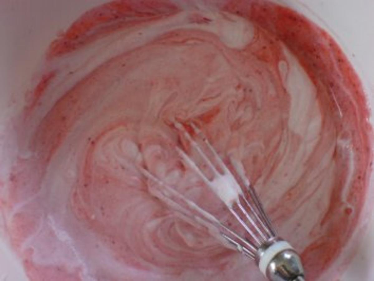 Erdbeer-Sahne-Torte - Rezept - Bild Nr. 11