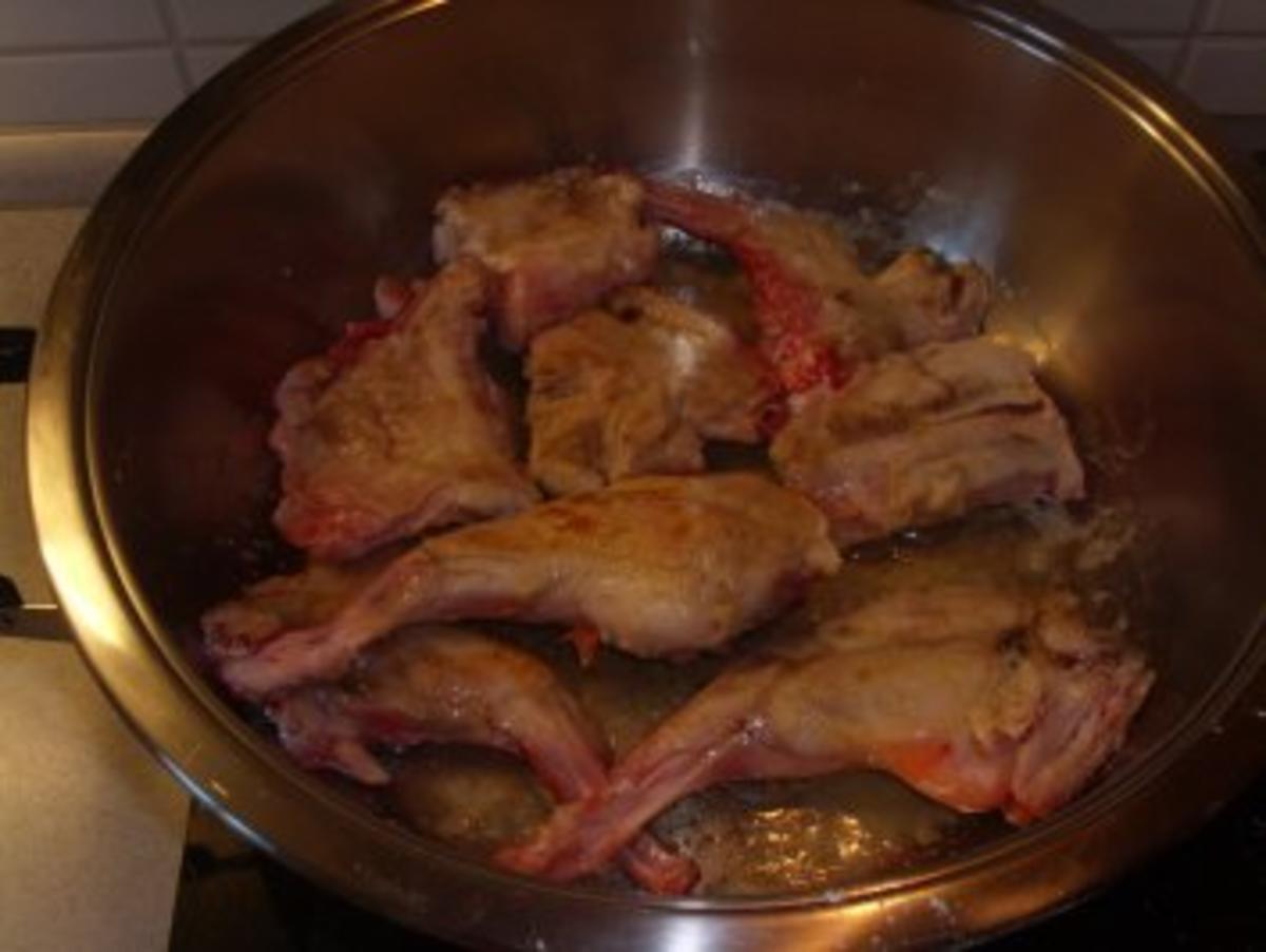 Fleischgerichte: Kaninchen in Rotwein geschmort - Rezept - Bild Nr. 3