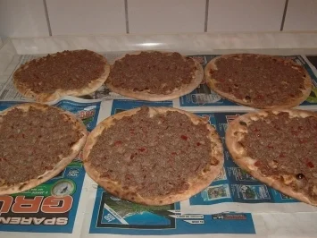 Rezept: libanesische Hackfleischpizza Bild Nr. 6 libanesische Hackfleischpizza - Rezept - Bild Nr. 6